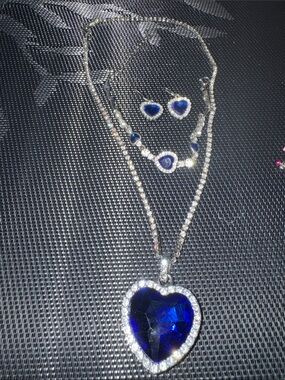 Titanic Heart of the Ocean 3 pc. set. Deep Blue with Sparkling stones.